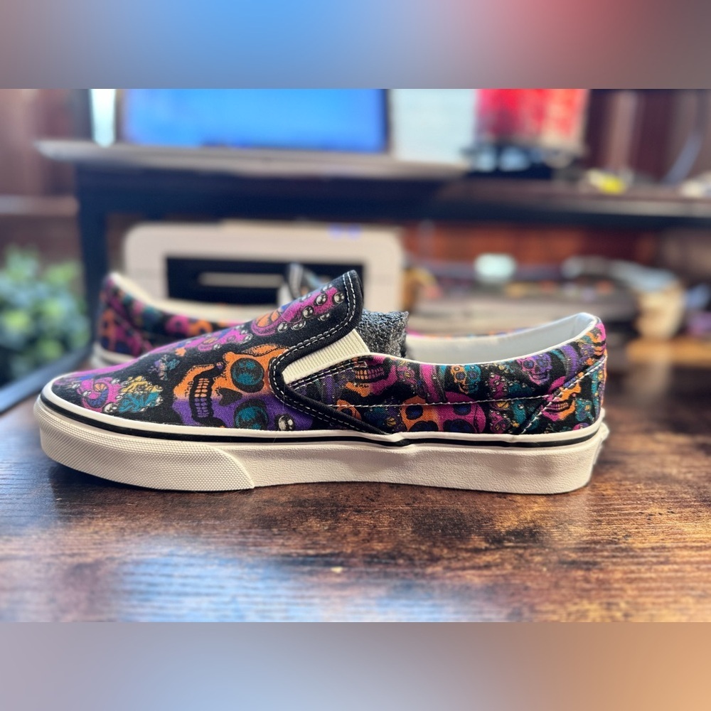 NWOB Vans Classic Slip-On Grateful Dead Style Mushroom Skull Sneakers Size 9.5 - Picture 6 of 10